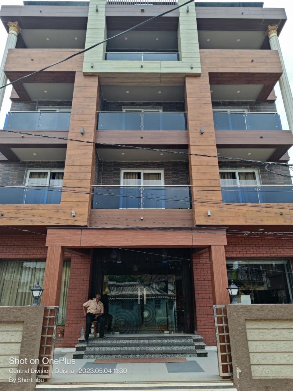 Hotel Kuber Palace ! Puri Near-Sea-Beach-And-Temple Fully-Air-Conditioned-Hotel With-Lift-And-Parking-Facility Buitenkant foto