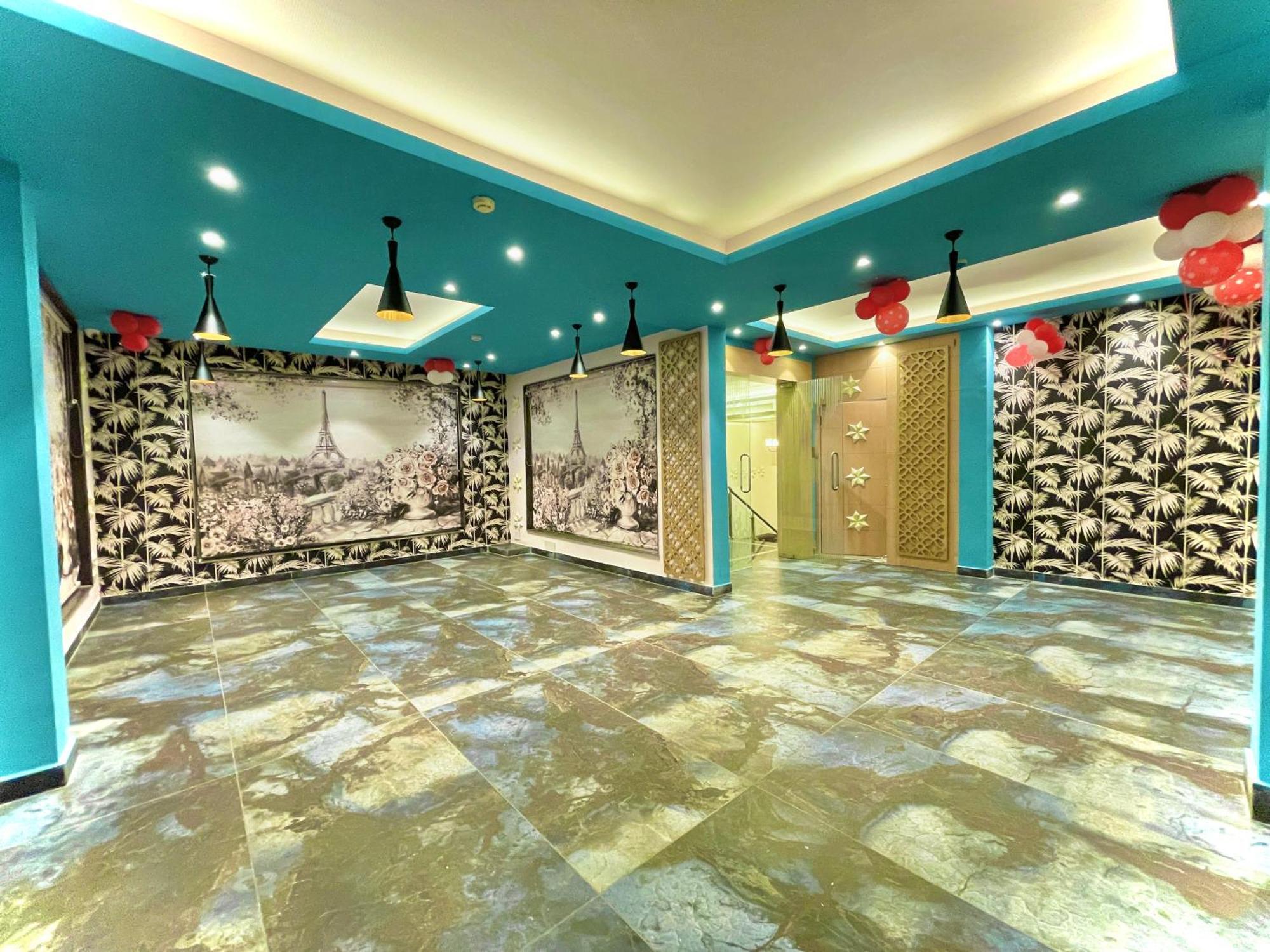 Hotel Kuber Palace ! Puri Near-Sea-Beach-And-Temple Fully-Air-Conditioned-Hotel With-Lift-And-Parking-Facility Buitenkant foto