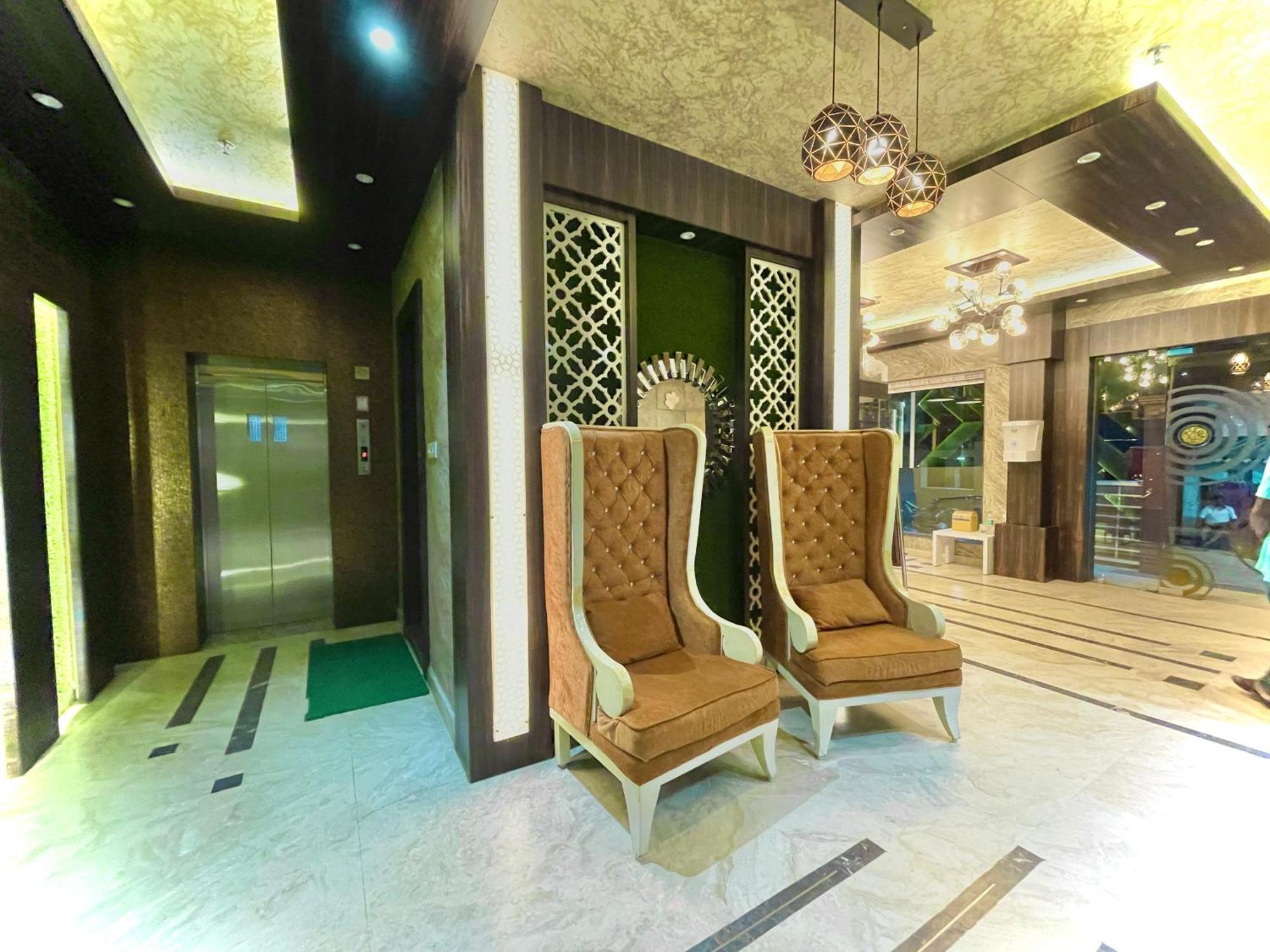 Hotel Kuber Palace ! Puri Near-Sea-Beach-And-Temple Fully-Air-Conditioned-Hotel With-Lift-And-Parking-Facility Buitenkant foto