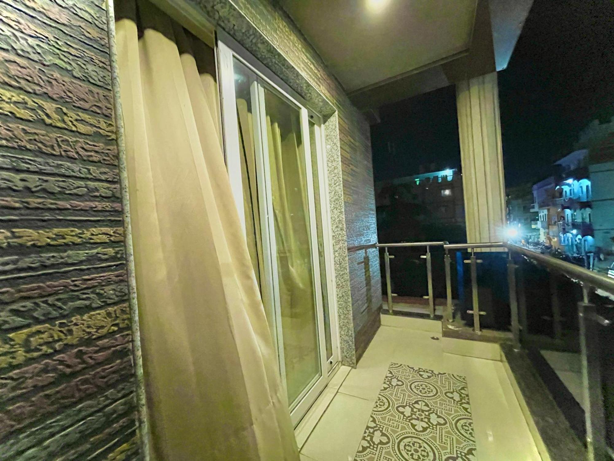 Hotel Kuber Palace ! Puri Near-Sea-Beach-And-Temple Fully-Air-Conditioned-Hotel With-Lift-And-Parking-Facility Buitenkant foto
