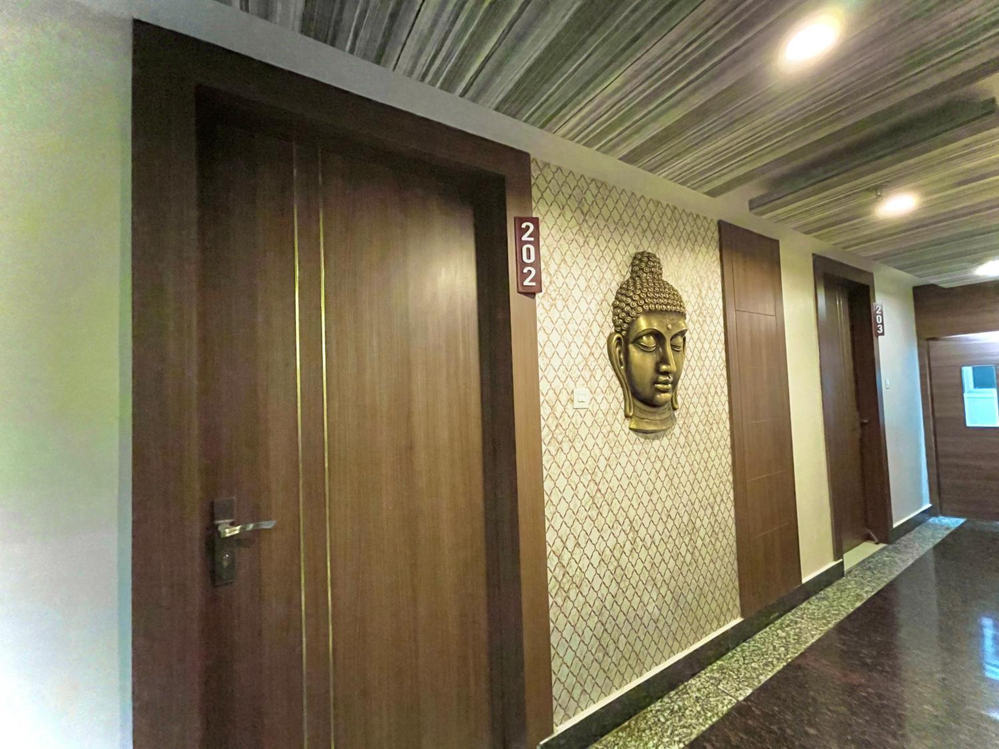 Hotel Kuber Palace ! Puri Near-Sea-Beach-And-Temple Fully-Air-Conditioned-Hotel With-Lift-And-Parking-Facility Buitenkant foto