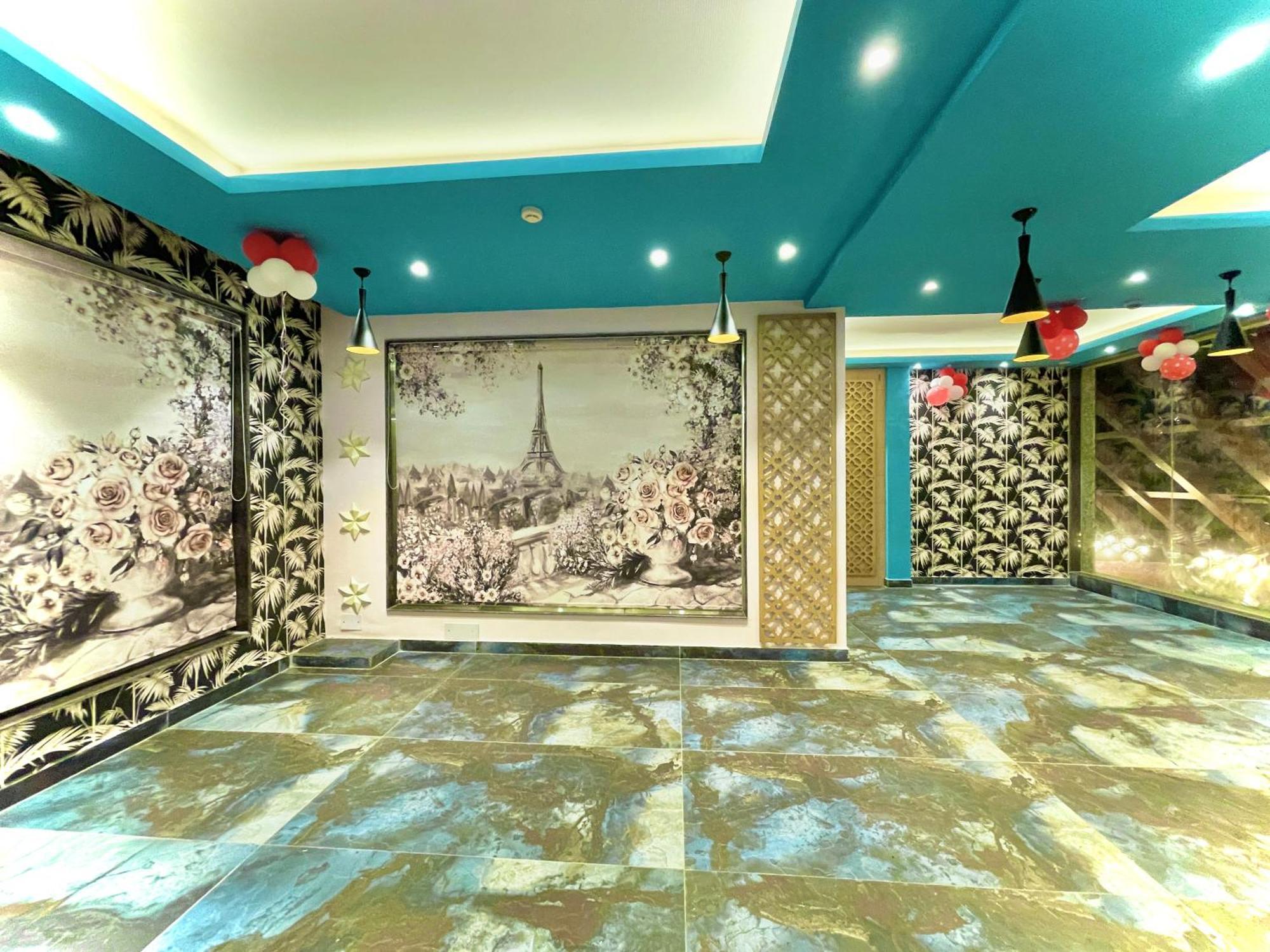 Hotel Kuber Palace ! Puri Near-Sea-Beach-And-Temple Fully-Air-Conditioned-Hotel With-Lift-And-Parking-Facility Buitenkant foto