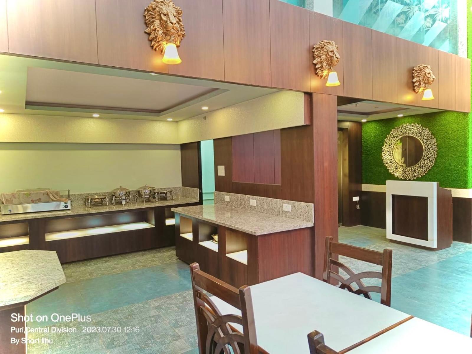 Hotel Kuber Palace ! Puri Near-Sea-Beach-And-Temple Fully-Air-Conditioned-Hotel With-Lift-And-Parking-Facility Buitenkant foto