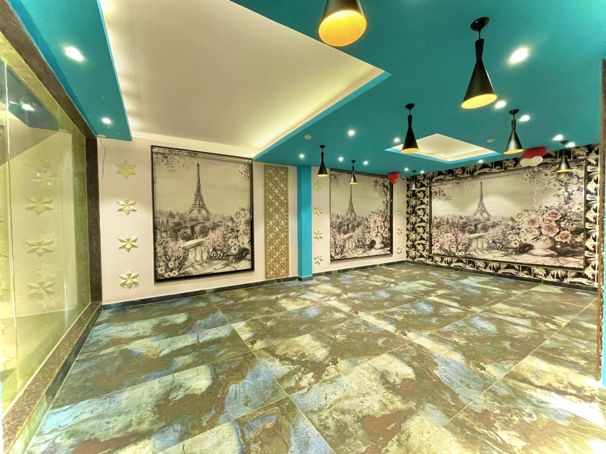 Hotel Kuber Palace ! Puri Near-Sea-Beach-And-Temple Fully-Air-Conditioned-Hotel With-Lift-And-Parking-Facility Buitenkant foto